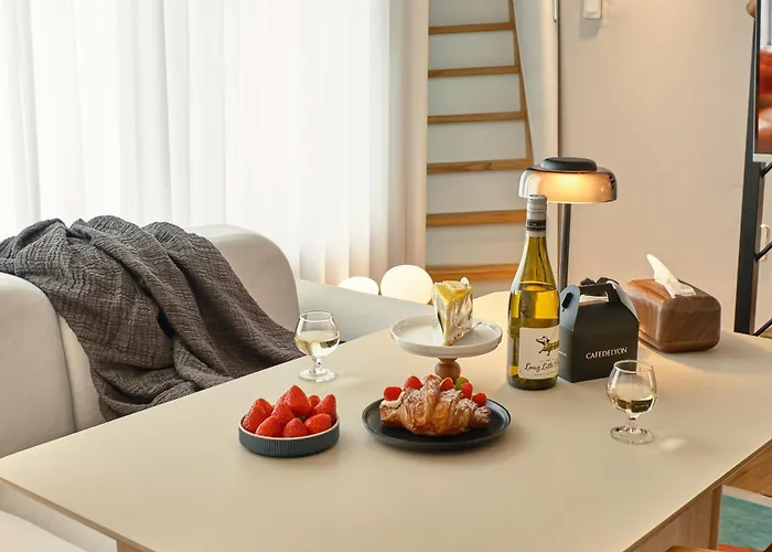 Gangnam Seocho - 3br Loft House 6min To Subway *
