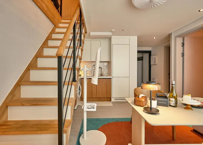 Gangnam Seocho - 3br Loft House 6min To Subway *